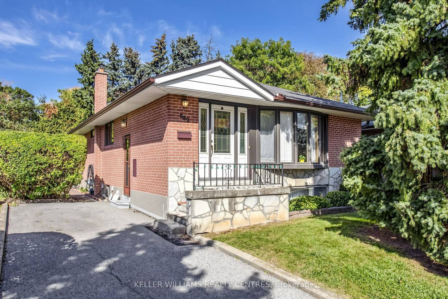 369 Osiris Drive, Richmond Hill, ON L4C 2P6