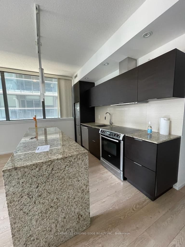 8 Charlotte Street 302, Toronto, ON M5V 0K4