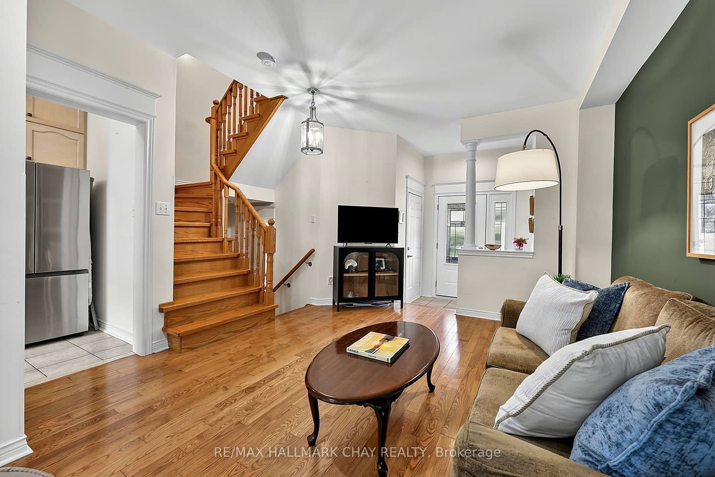 168 Denise Circle, Newmarket, ON L3X 2J9