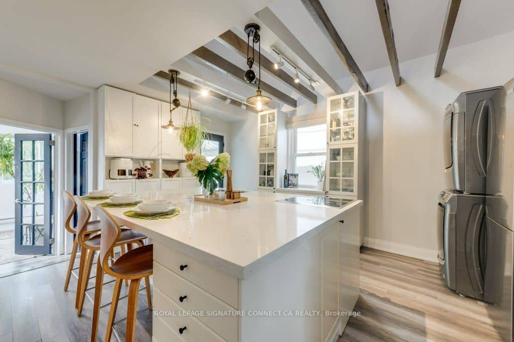 6 Wheeler Avenue, Toronto, ON M4L 3V2