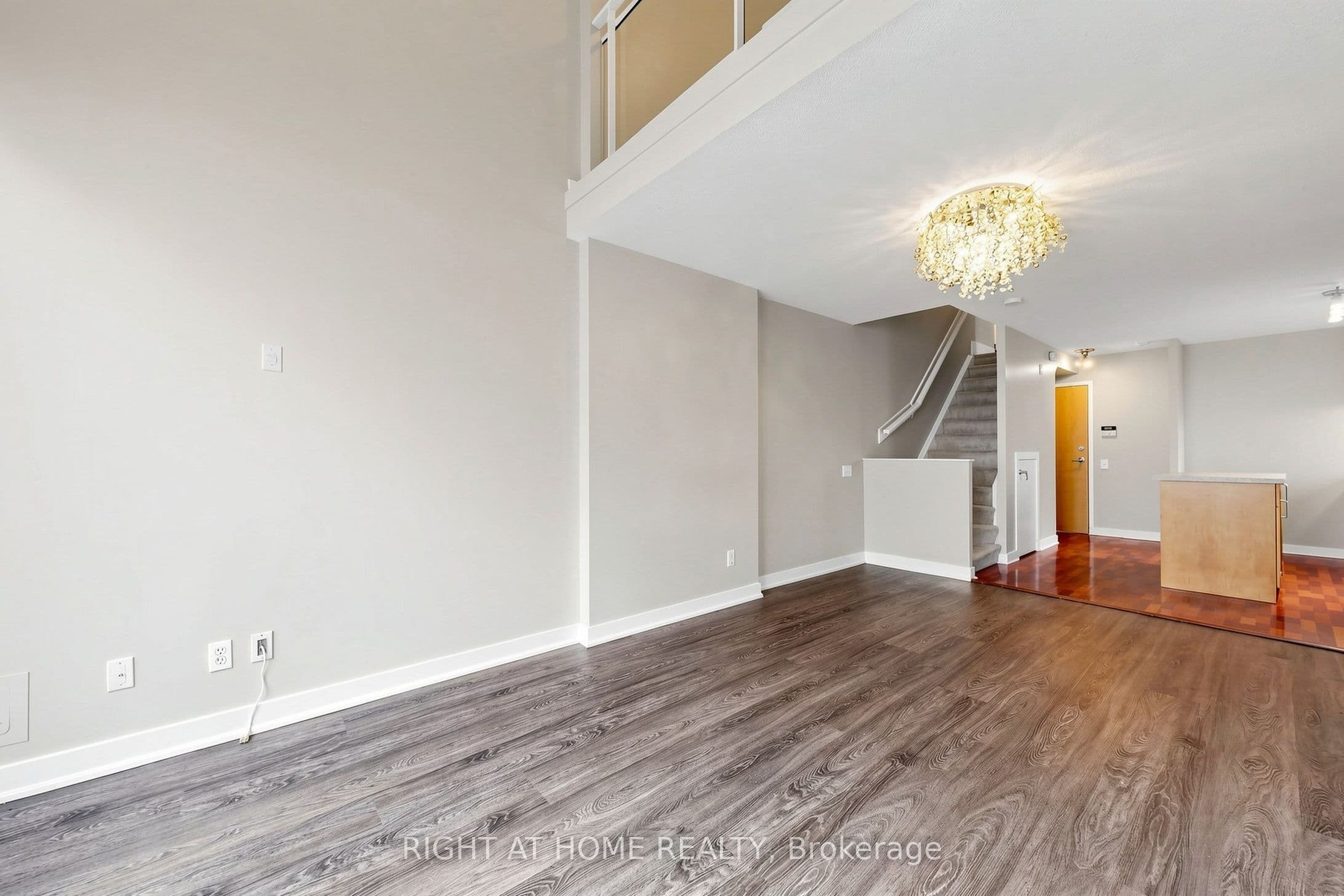 77 Lombard Street 501, Toronto, ON M5C 3E1