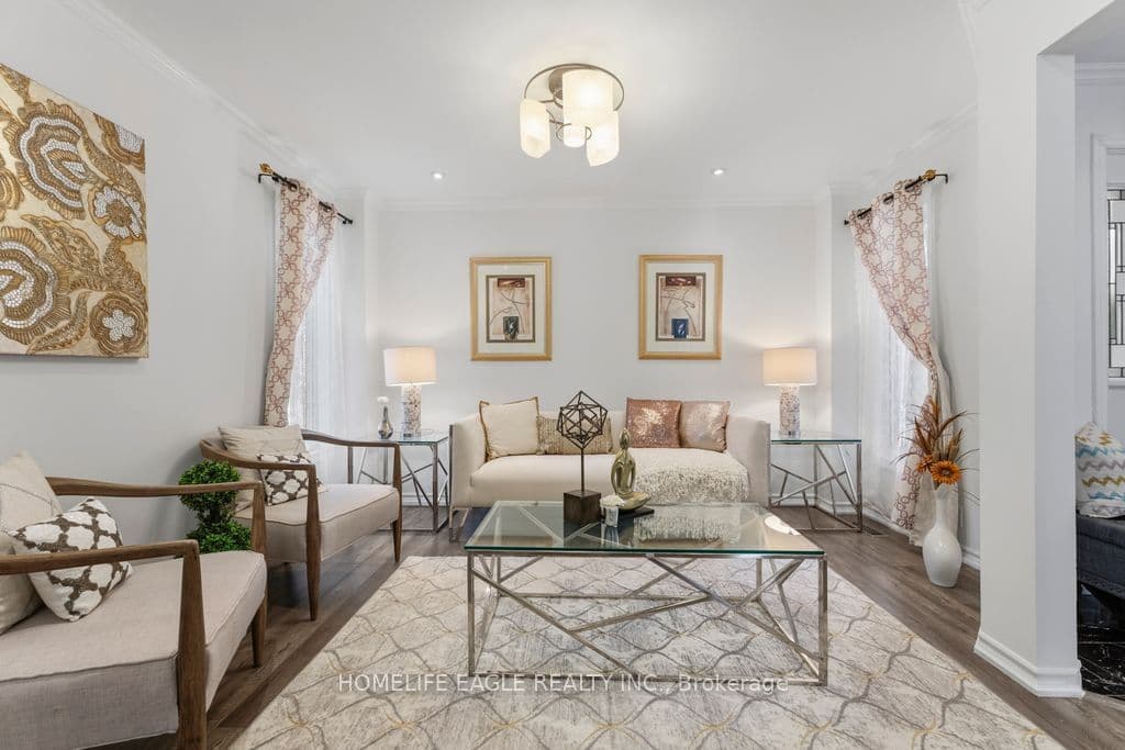 156 Heale Avenue, Toronto, ON M1N 3Y1