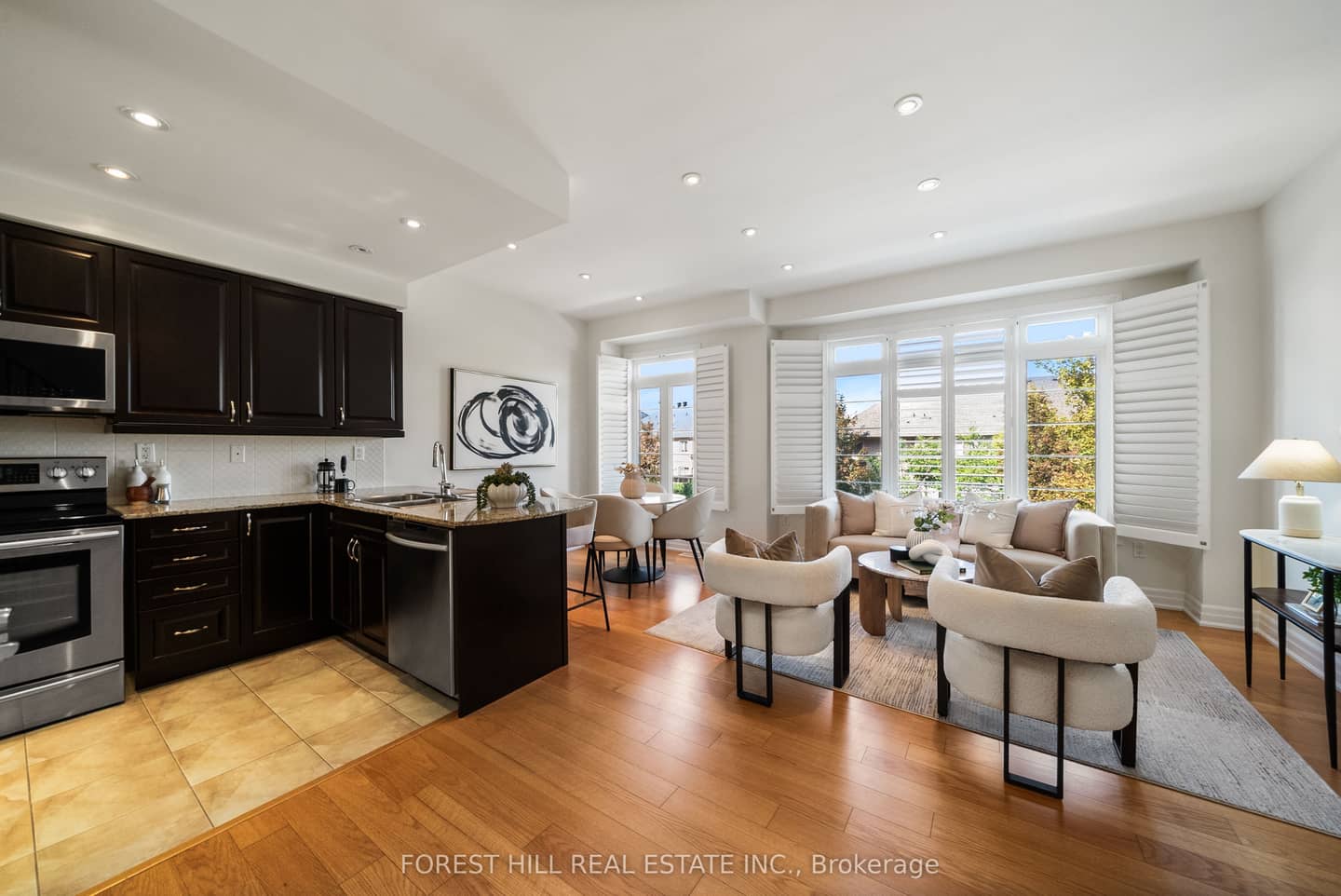 25 Beverley Glen Boulevard, Vaughan, ON L3T 2V6