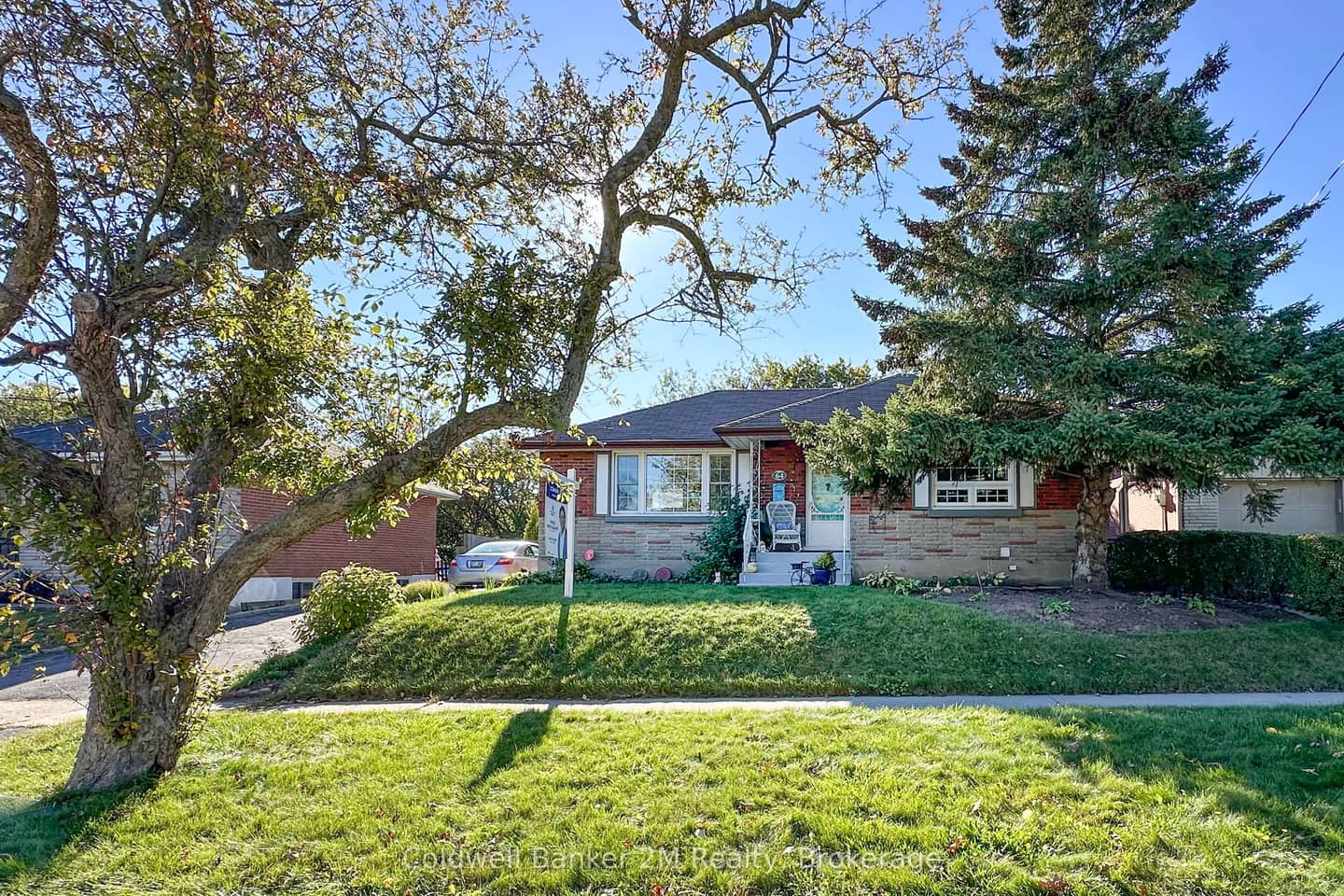 64 Harris Avenue, Oshawa, ON L1J 5K7