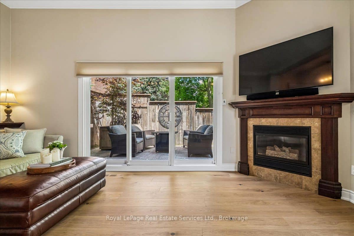 2254 Marine Drive, Oakville, ON L6L 1C1