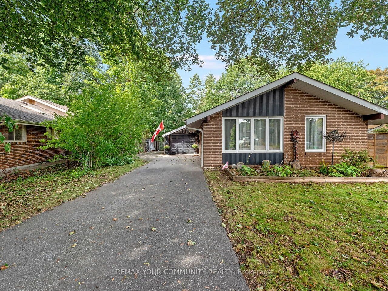 1899 Delaney Drive, Mississauga, ON L5J 3L2