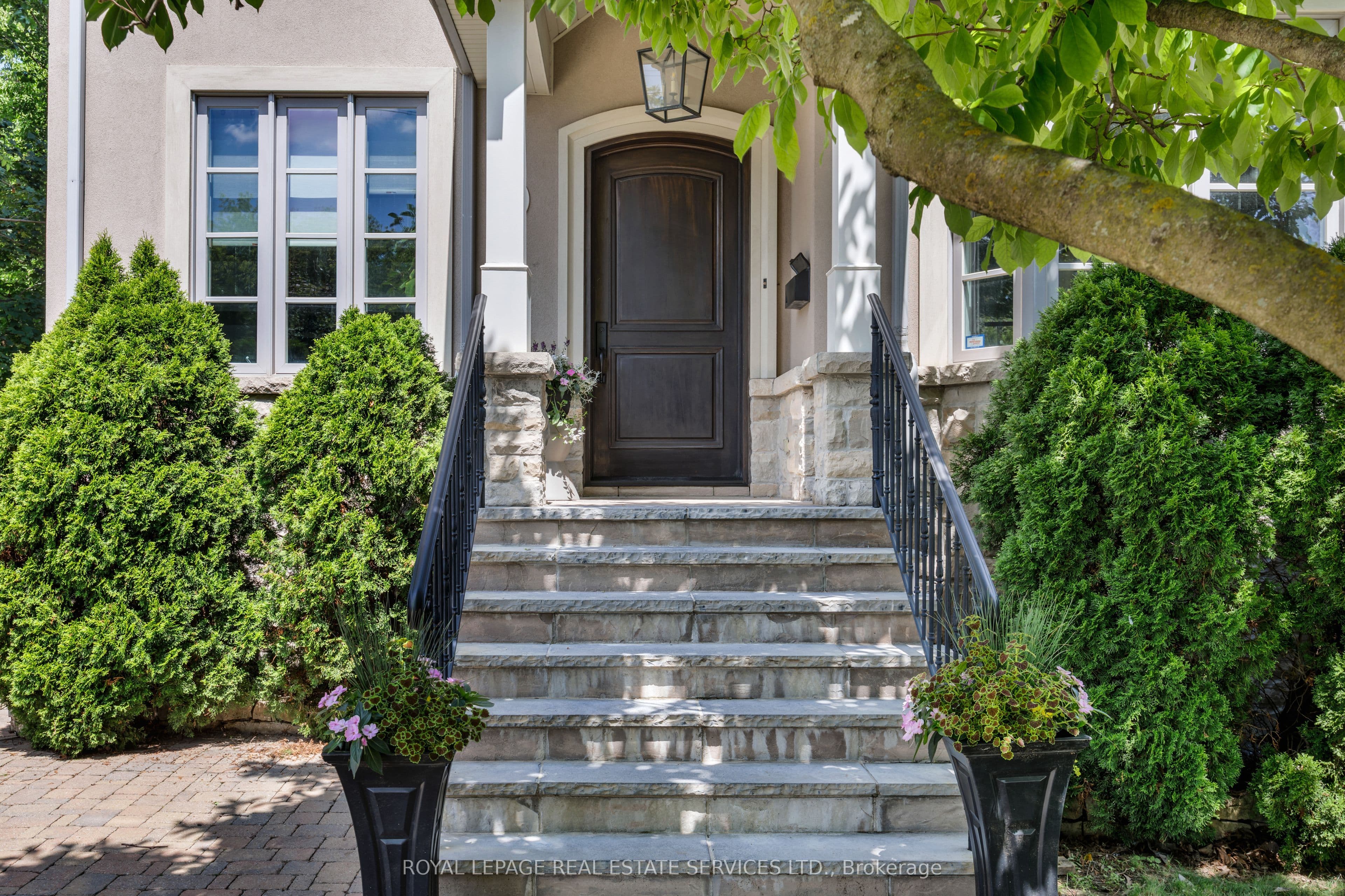 4 Springbrook Gardens, Toronto, ON M8Z 3B3