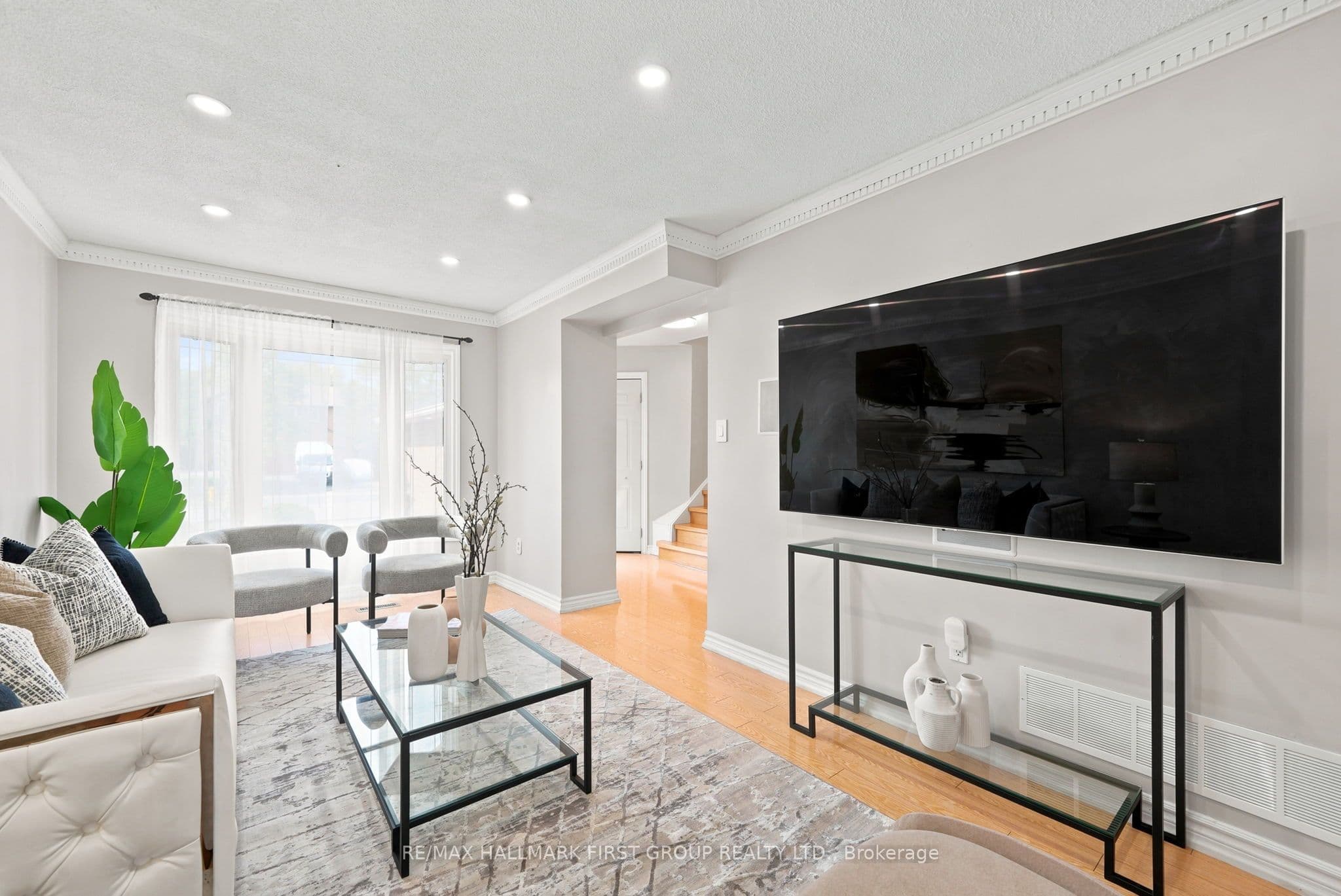 1928 New Street, Pickering, ON L1V 3W9