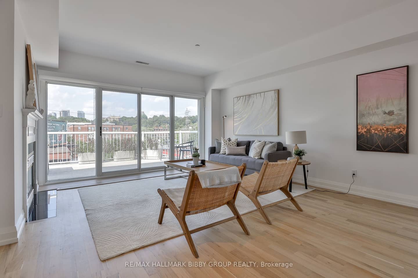 473 Dupont Street 7, Toronto, ON M6G 1Y6