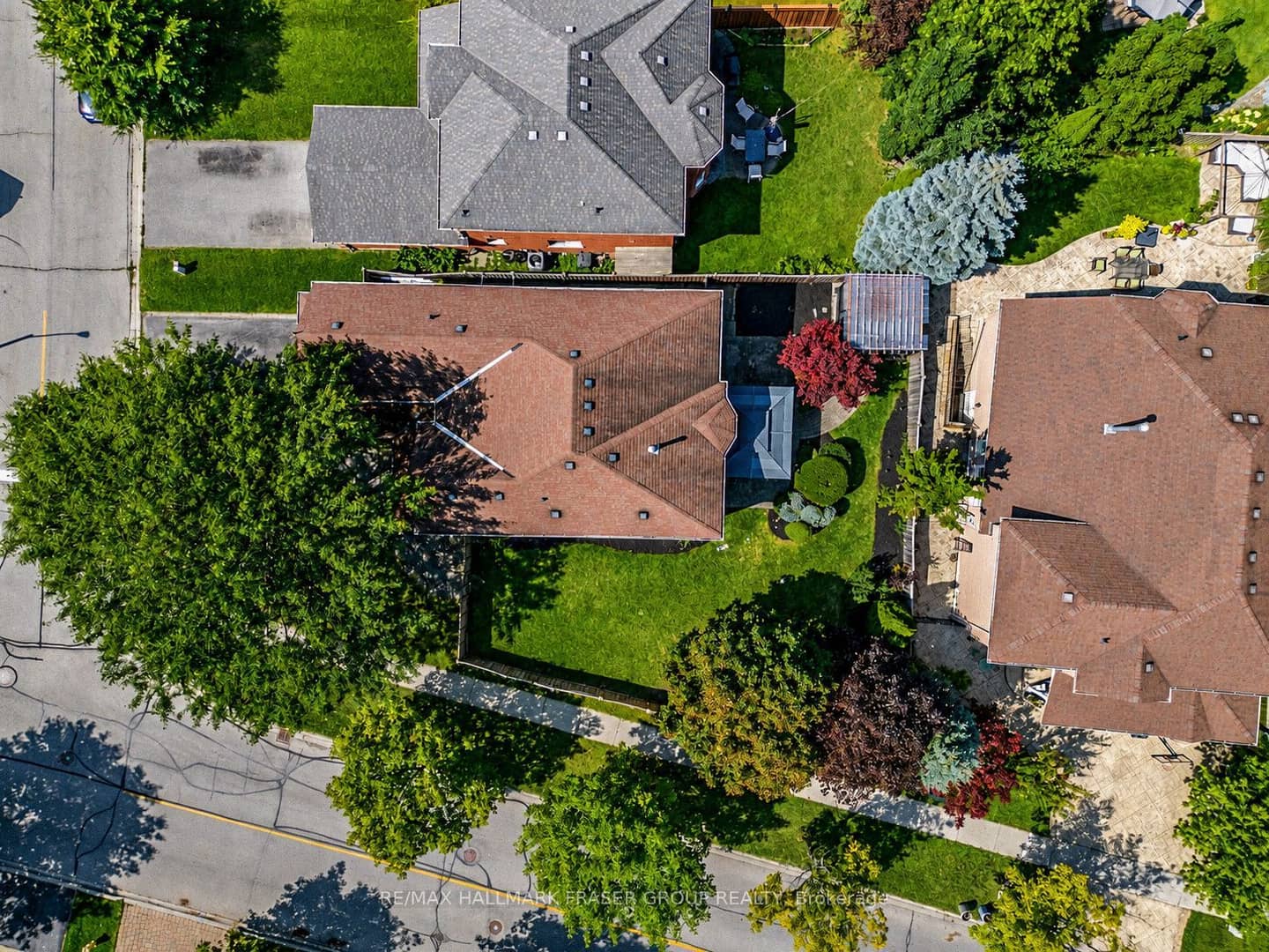 1 Mcneilage Court, Ajax, ON L1T 3Z5