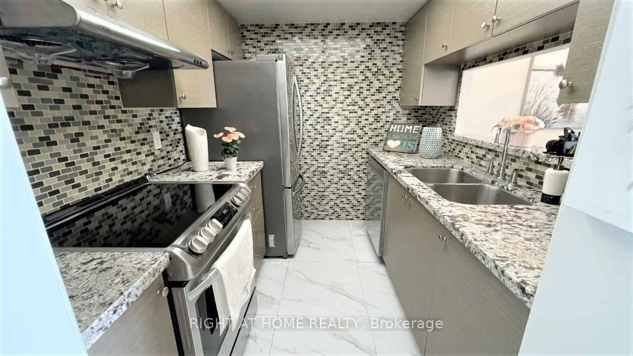 1470 Midland Avenue, Toronto, ON M1P 4Z4