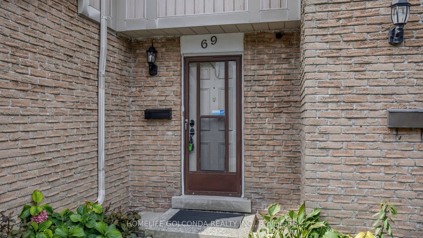 1290 Bridletowne Circle 69, Toronto, ON M1W 2V4