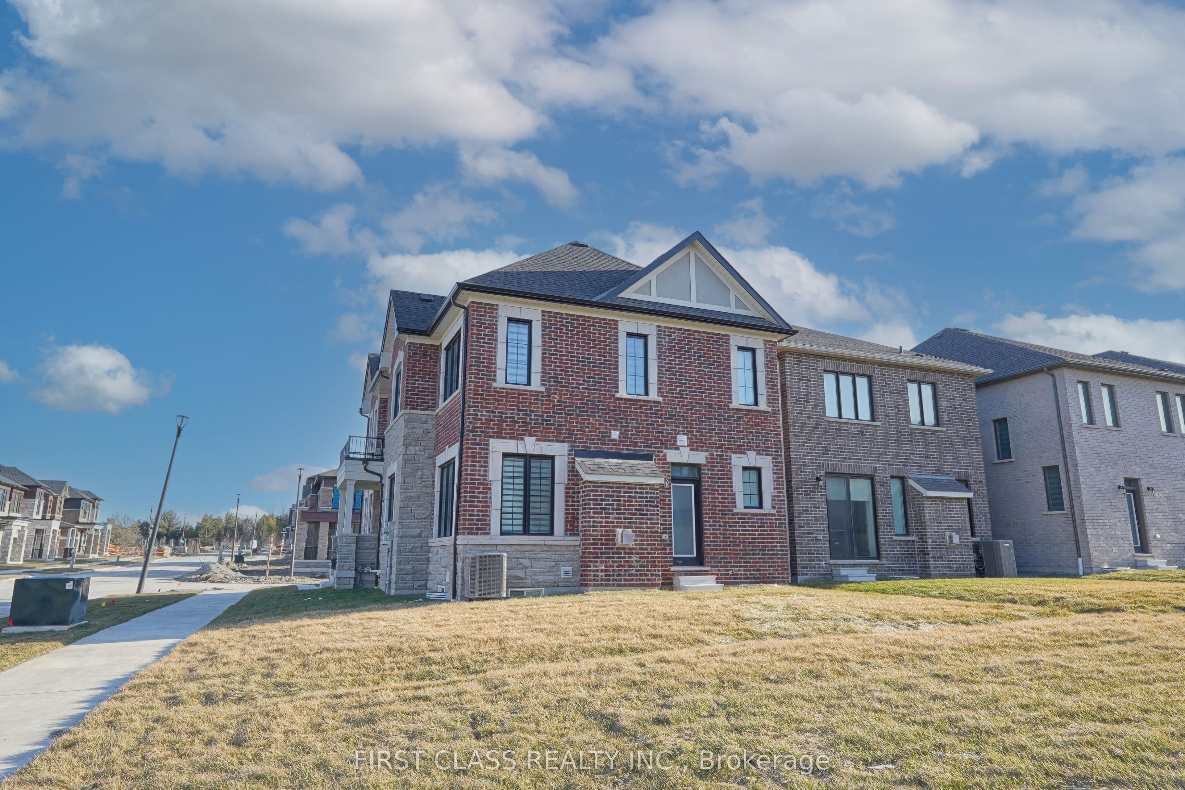1913 Narcissus Gardens, Pickering, ON L1Y 0B5