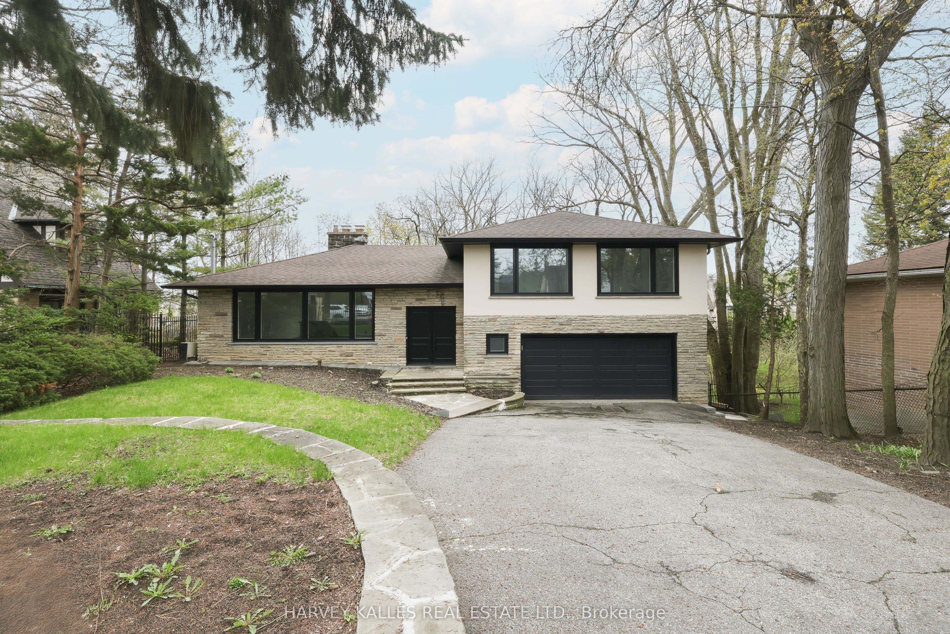 537 Blythwood Road, Toronto, ON M4N 1B4