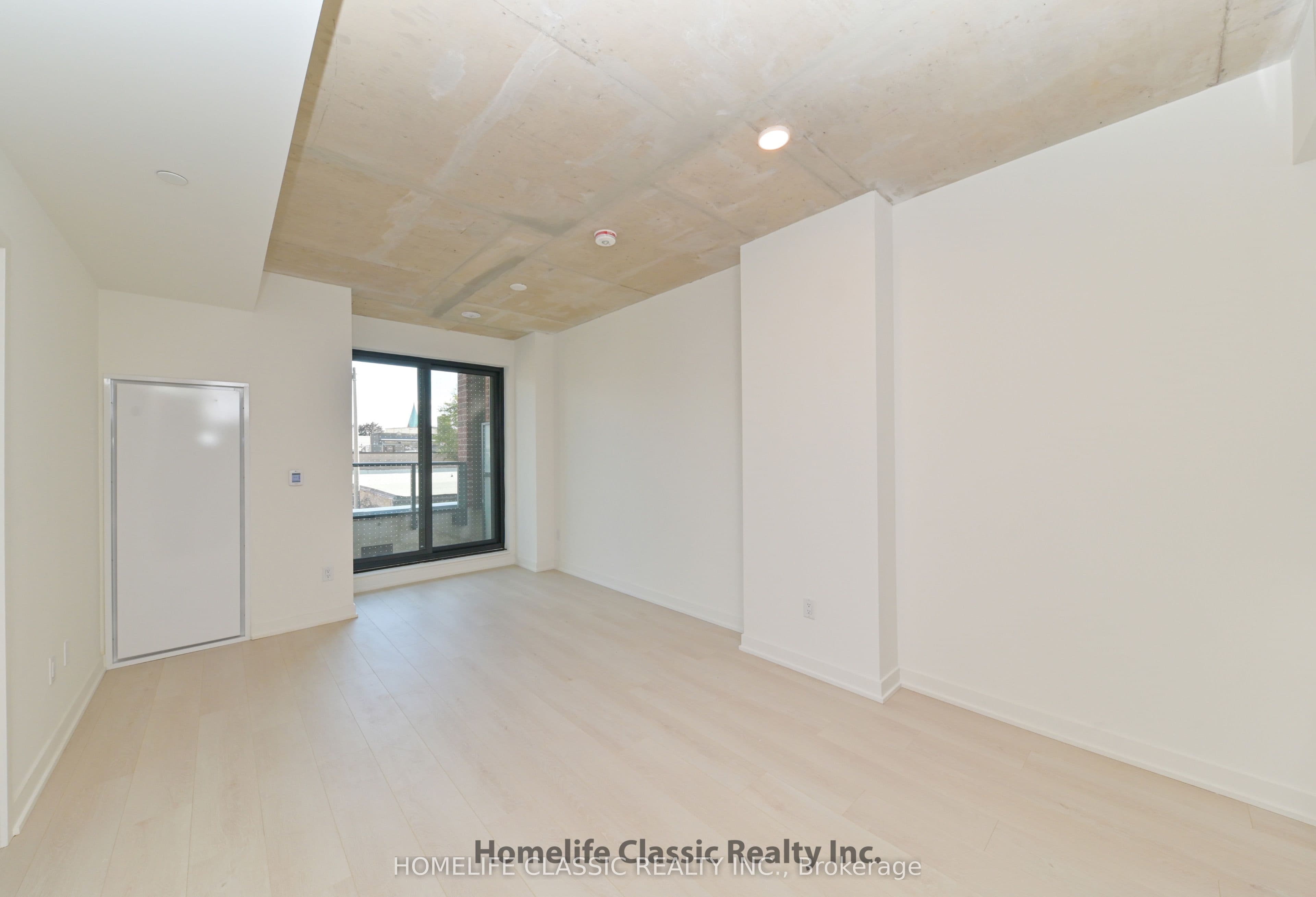 1 Vine Avenue 312, Toronto, ON M6P 0C8