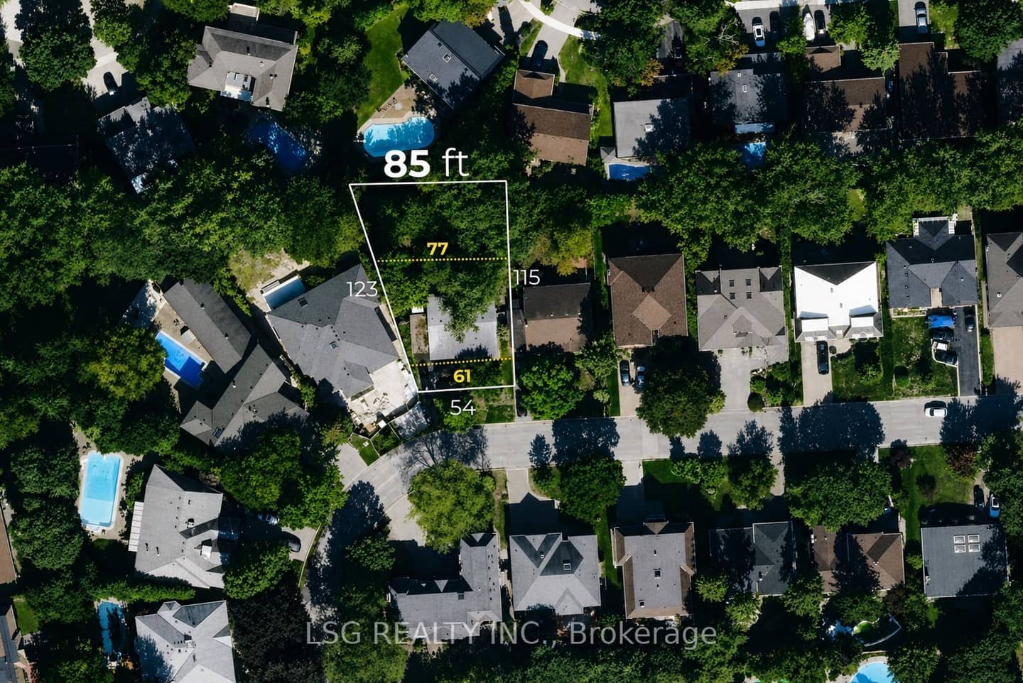 26 Grangemill Crescent, Toronto, ON M3B 2J2