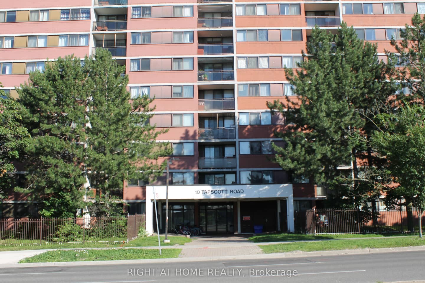 10 TAPSCOTT Road 405, Toronto, ON M1B 3L9