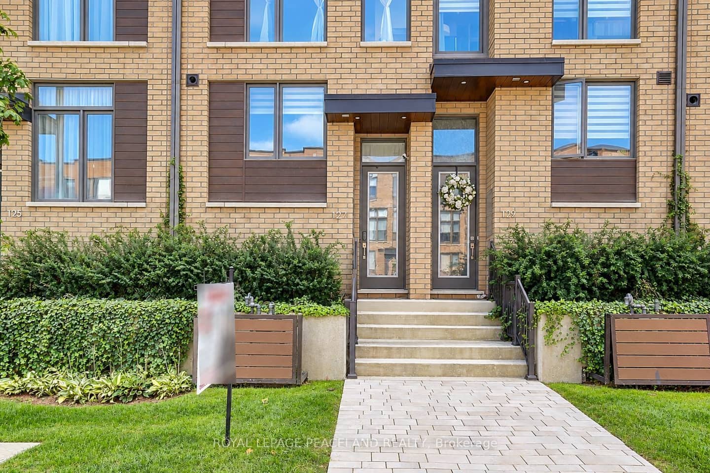 127 Green Gardens Boulevard, Toronto, ON M6A 0E2