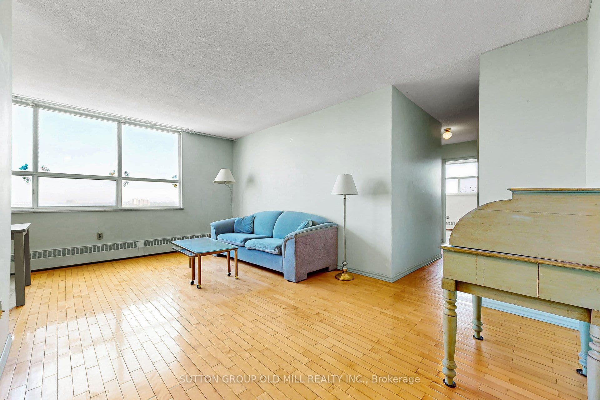 5 Parkway Forest Drive 1901, Toronto, ON M2J 1L2