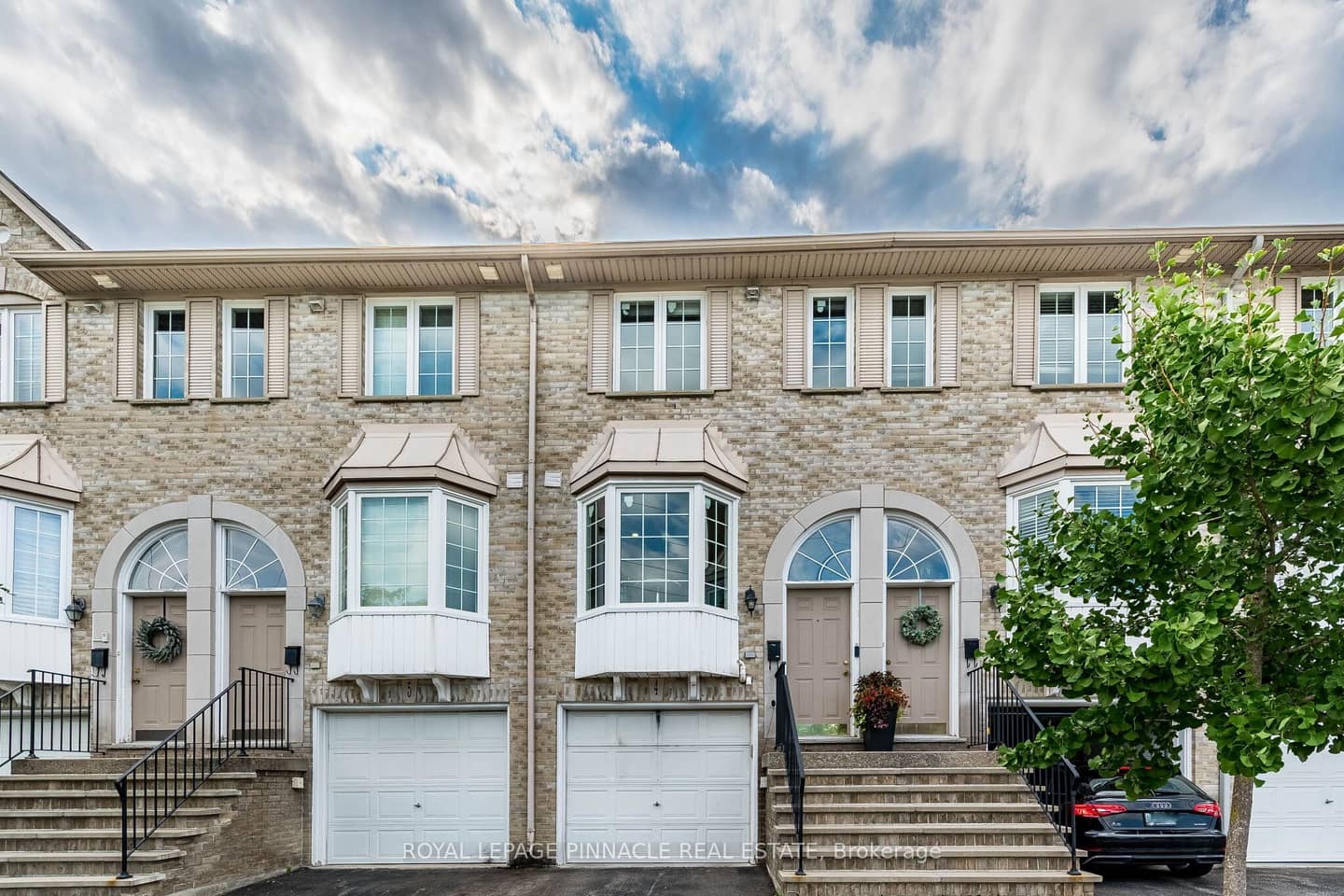 3480 Upper Middle Road 4, Burlington, ON L7M 4R8