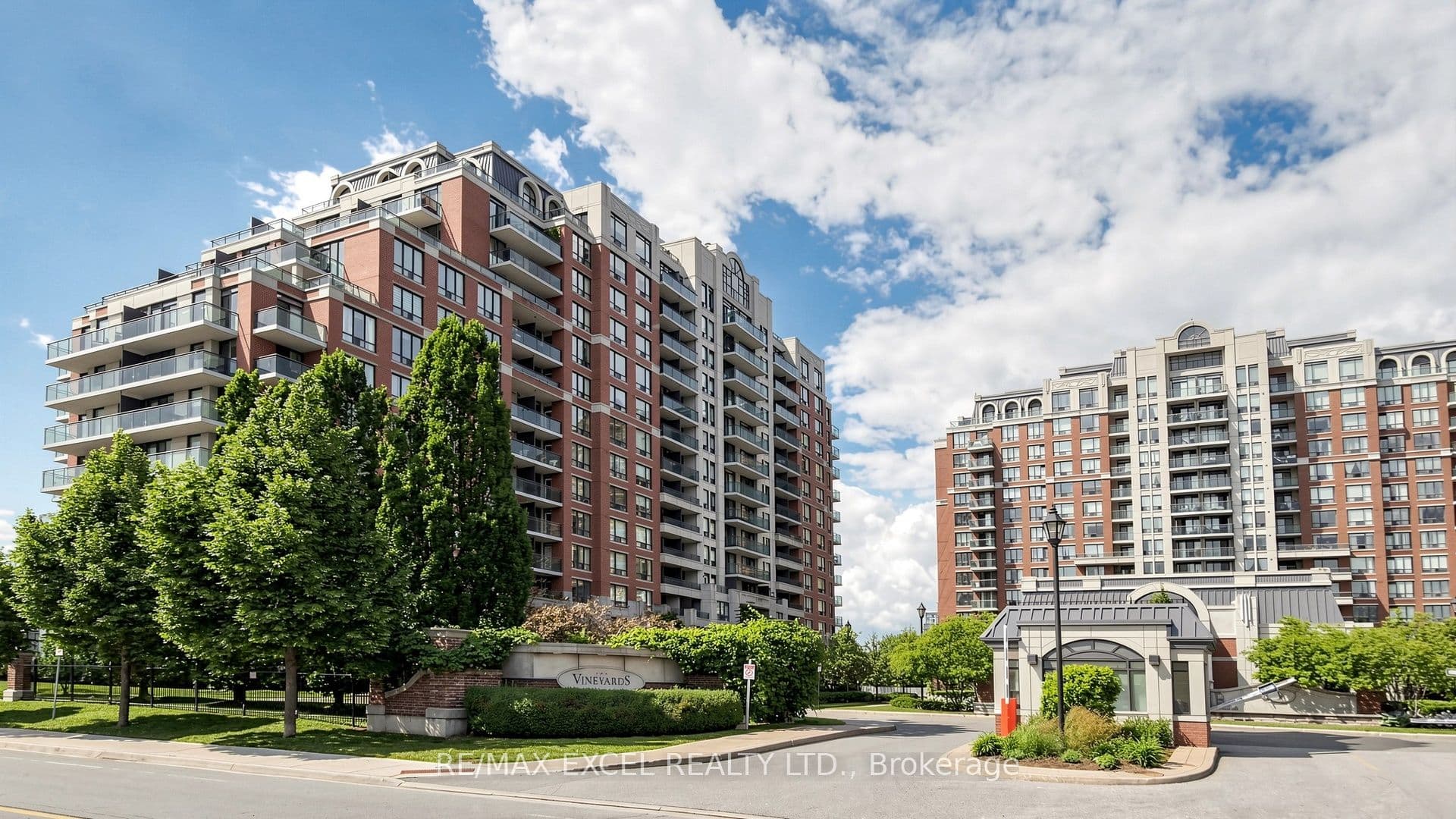 310 Red Maple Road 318, Richmond Hill, ON L4C 0T7