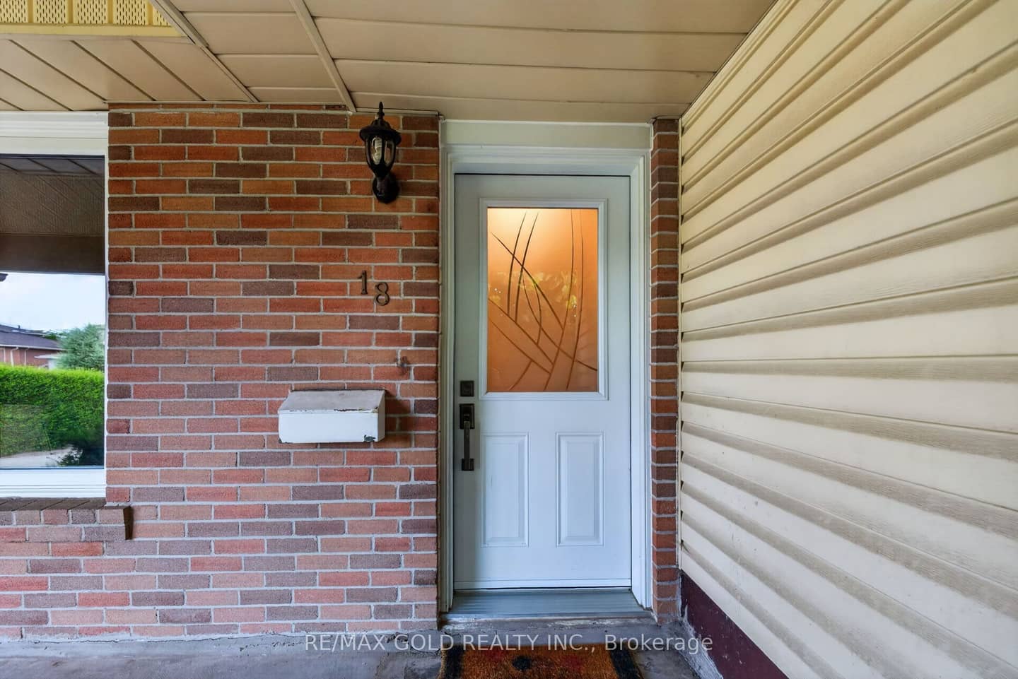 18 Esplanade Road, Brampton, ON L6T 2C7