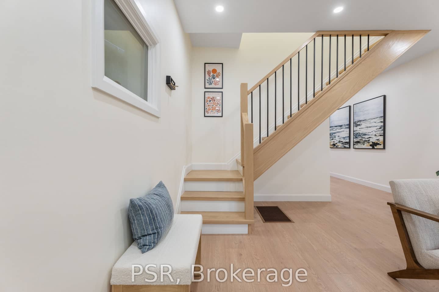 1045 Ossington Avenue, Toronto, ON M6G 3V9