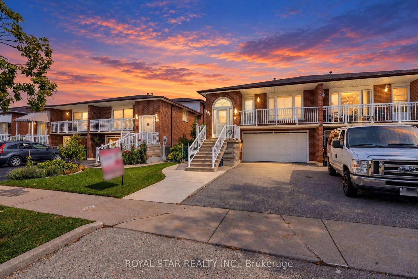 122 Sawmill Road, Toronto, ON M3L 2K4