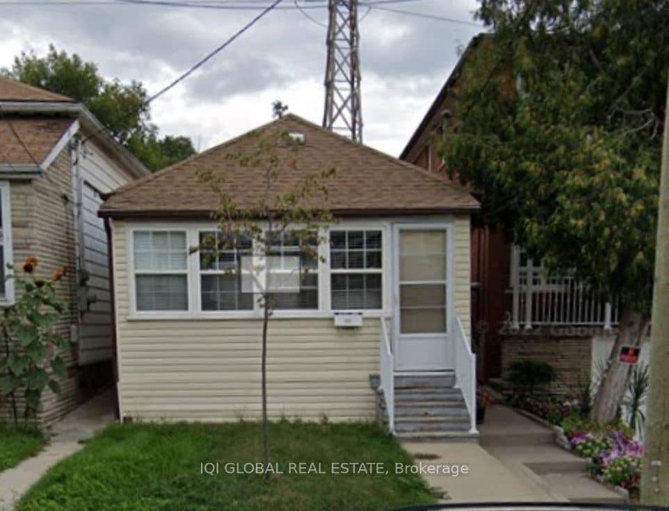 223 Prescott Avenue, Toronto, ON M6N 3G9
