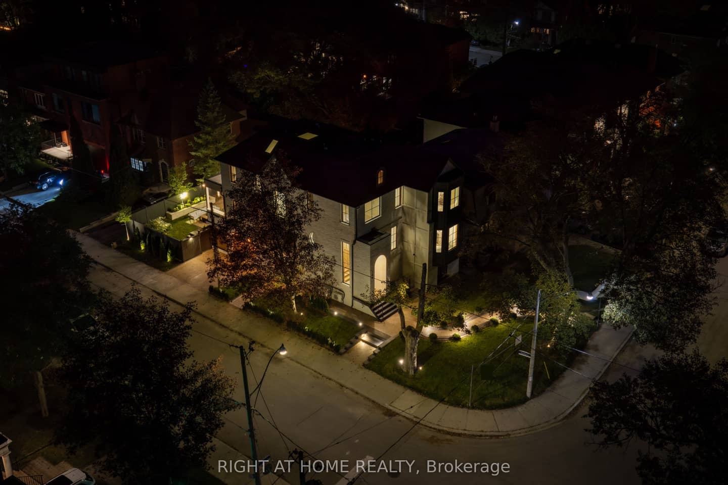 144 Old Orchard Grove, Toronto, ON M5M 2E3