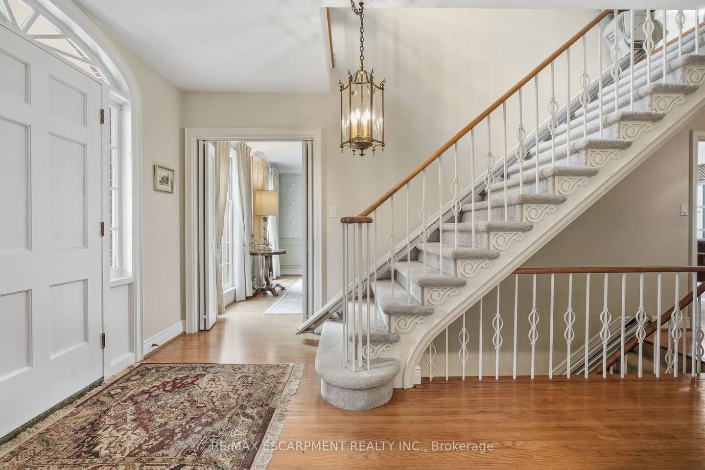 152 BRECKONDALE Court, Burlington, ON L7N 1X7