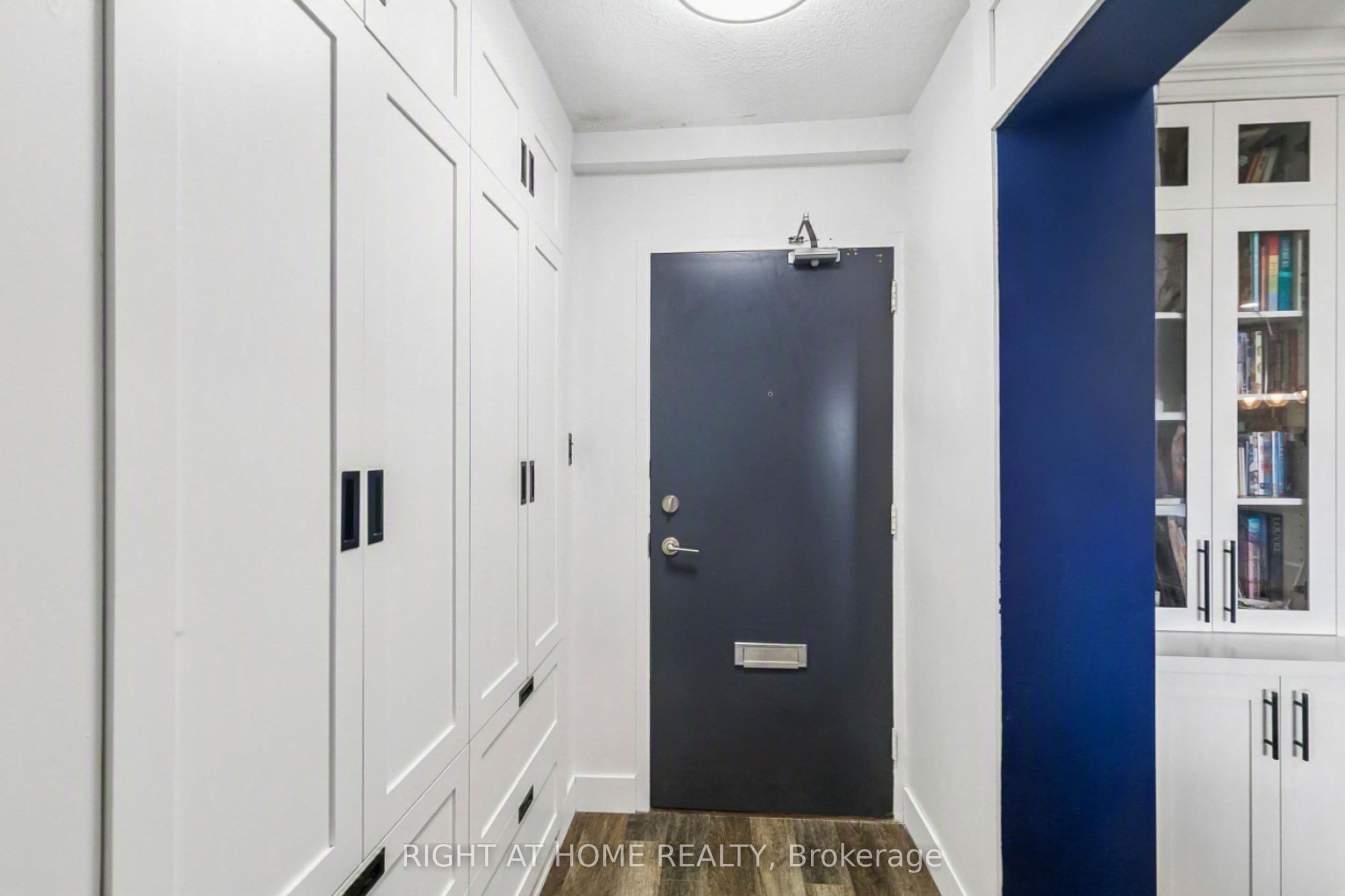 451 The West Mall 807, Toronto, ON M9C 1G1