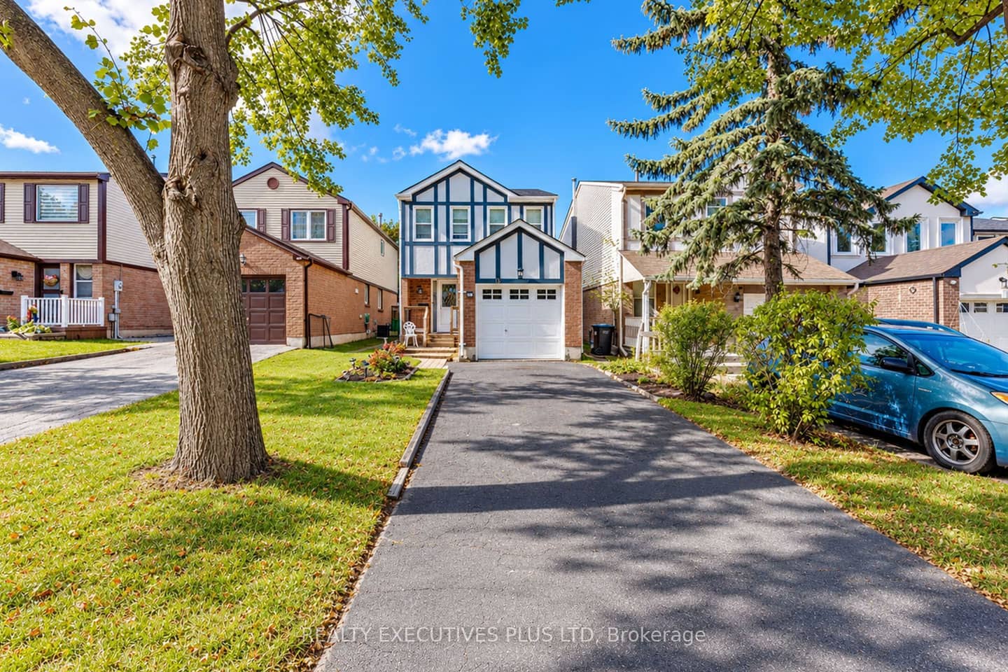 15 Mangrove Road, Brampton, ON L6S 3X9