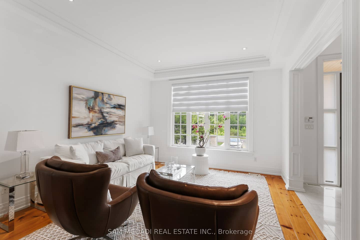 725 Queensway W, Mississauga, ON L5C 1A7