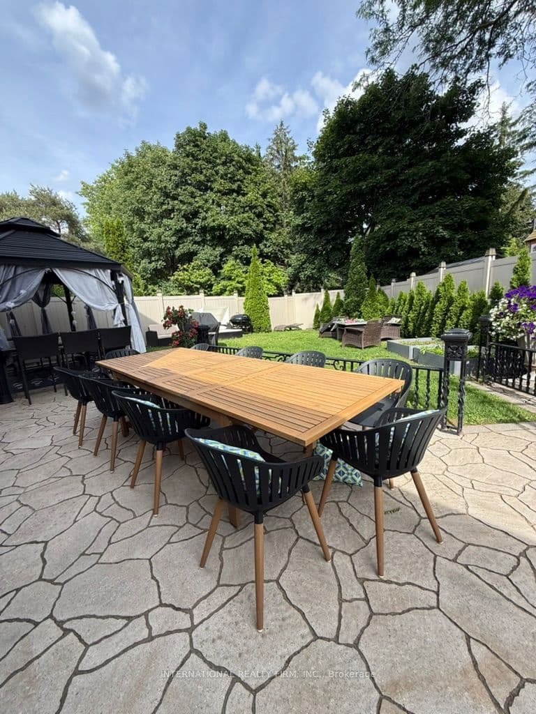 2910 Oka Road, Mississauga, ON L5N 1W9