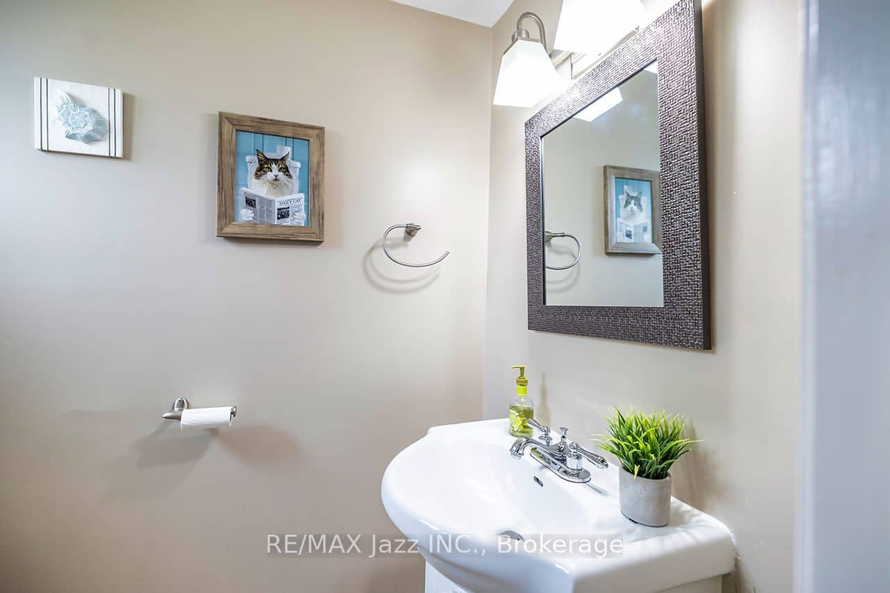 1330 Trowbridge Drive 3, Oshawa, ON L1G 7L1