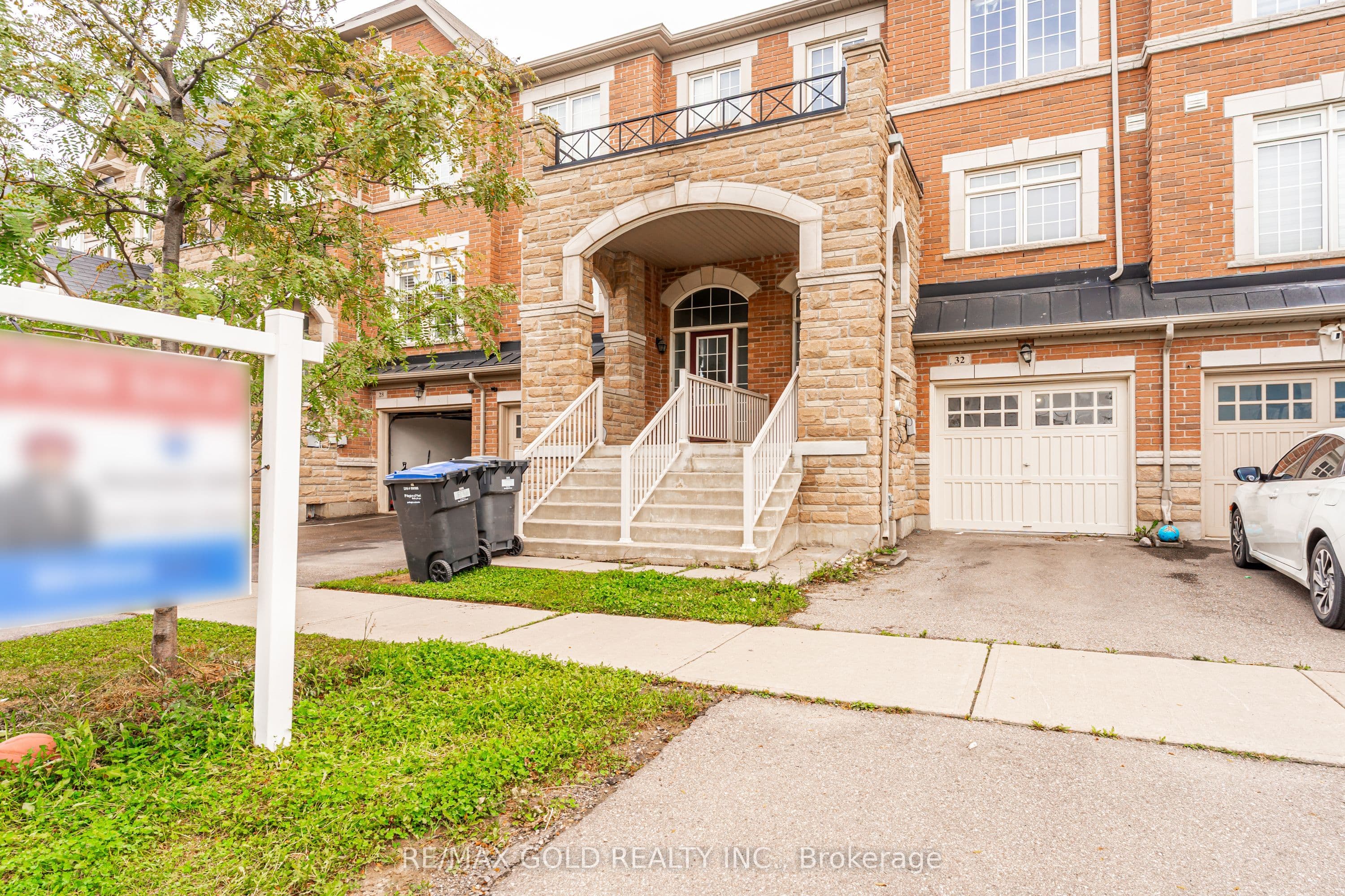 32 Rockman Crescent, Brampton, ON L7A 4B4