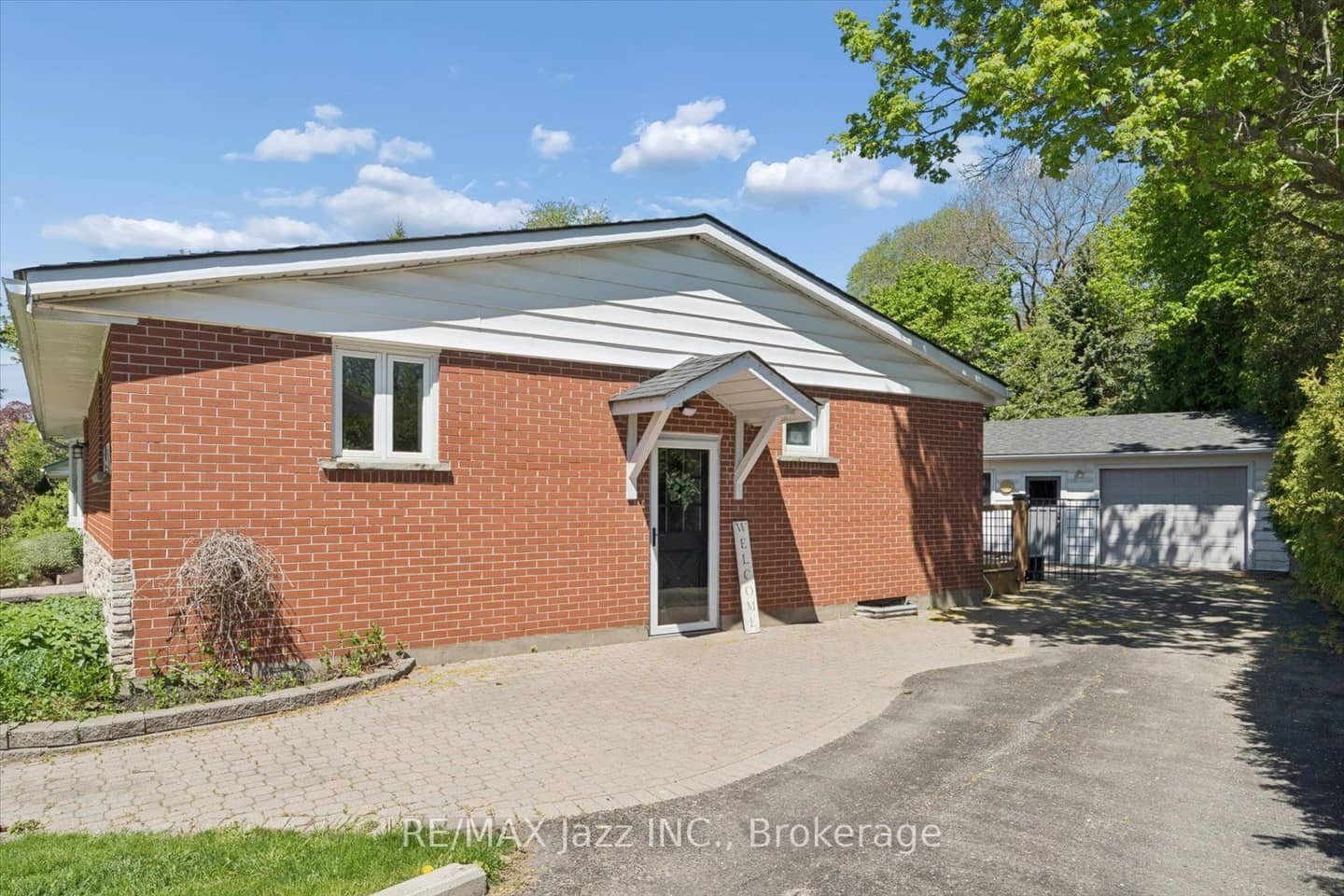 364 King Street E, Clarington, ON L1C 3K5