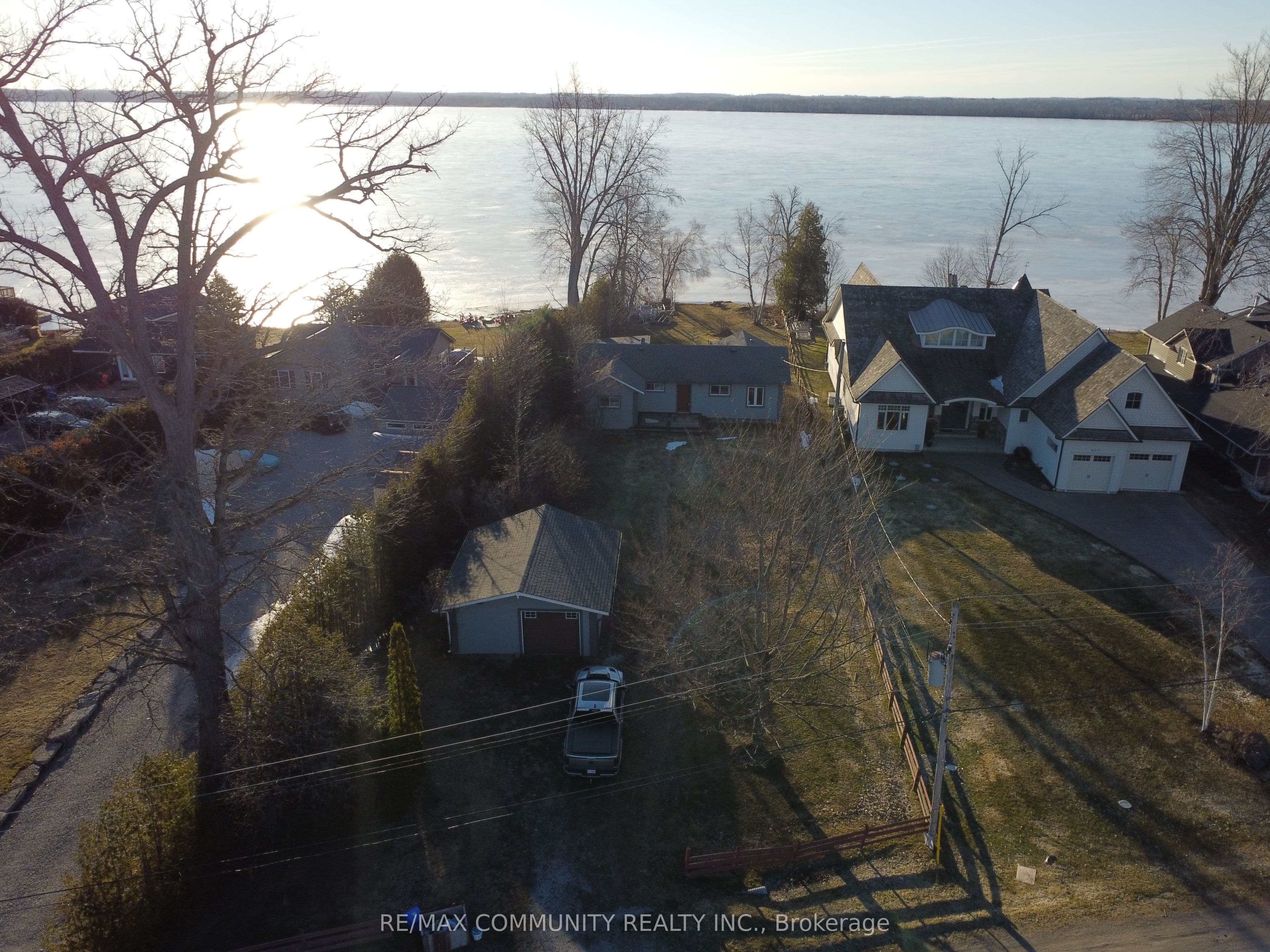 579 Duclos Point Road, Georgina, ON L0E 1N0