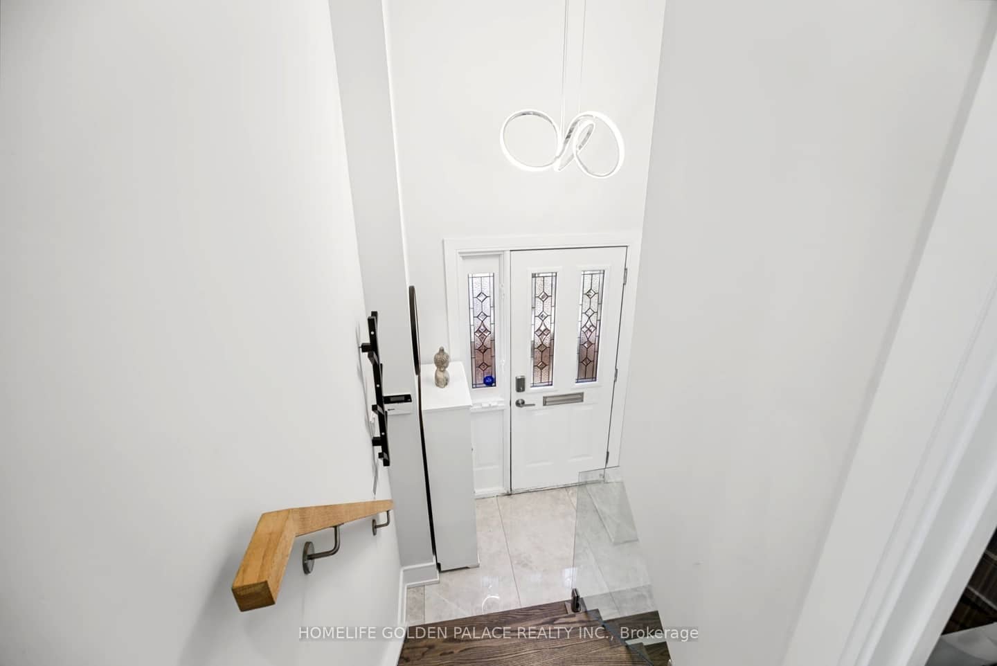 8 Red Maple Court, Toronto, ON M2K 2T3