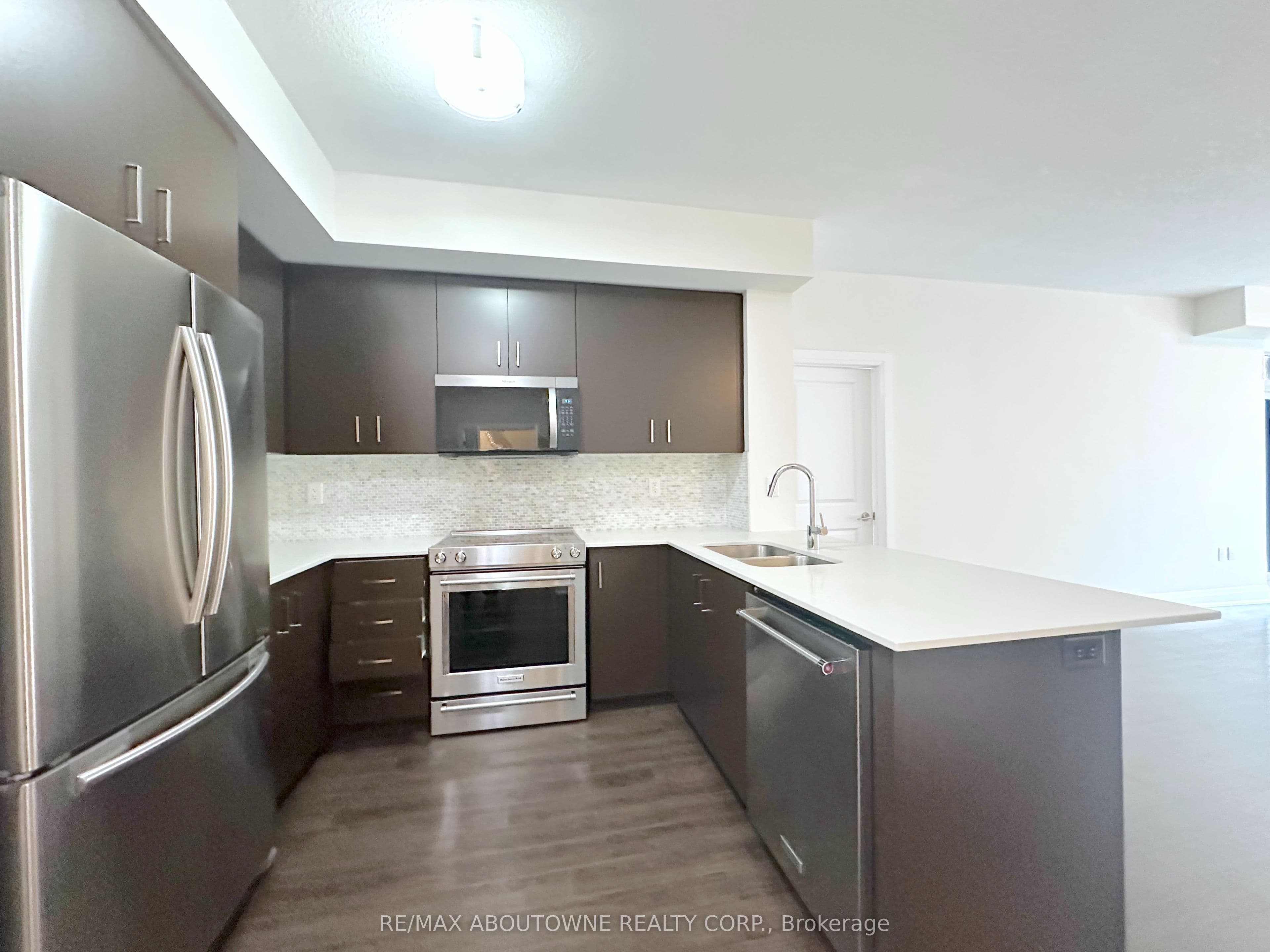 2333 Taunton Road 319, Oakville, ON L6H 0N5