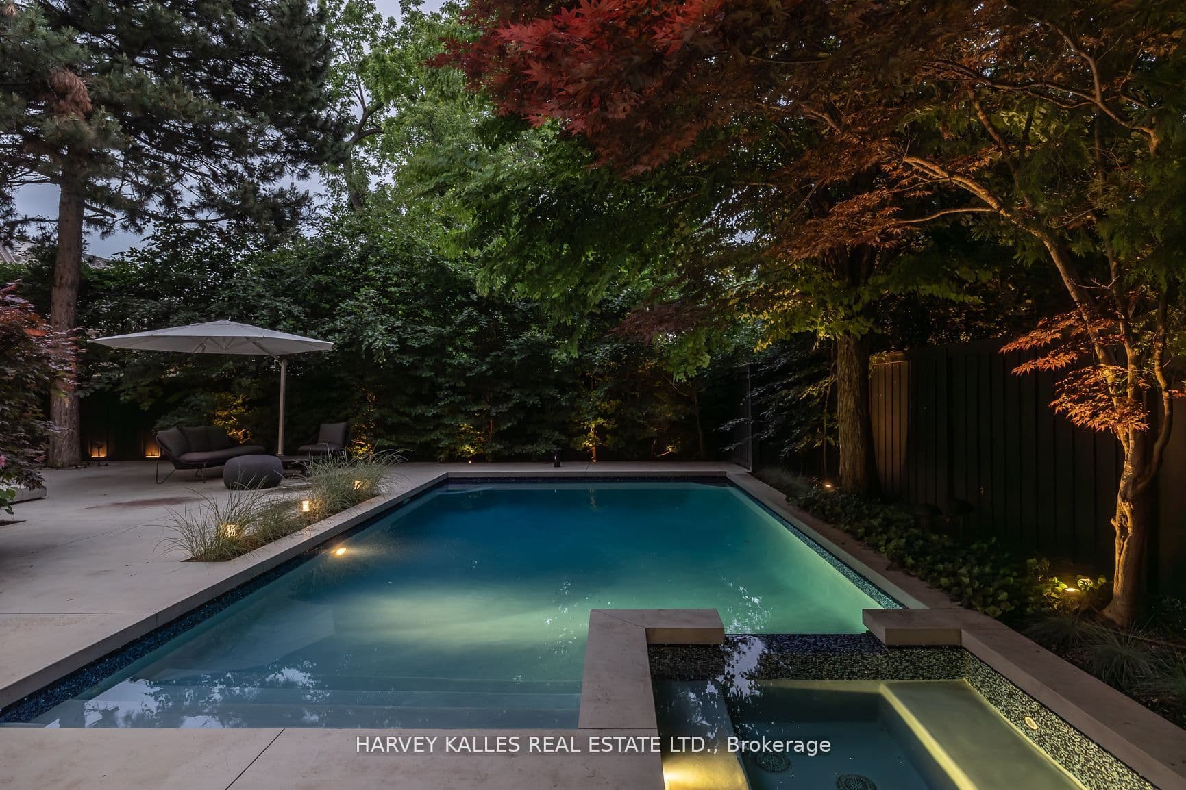 5 Dewbourne Avenue, Toronto, ON M5P 1Z1