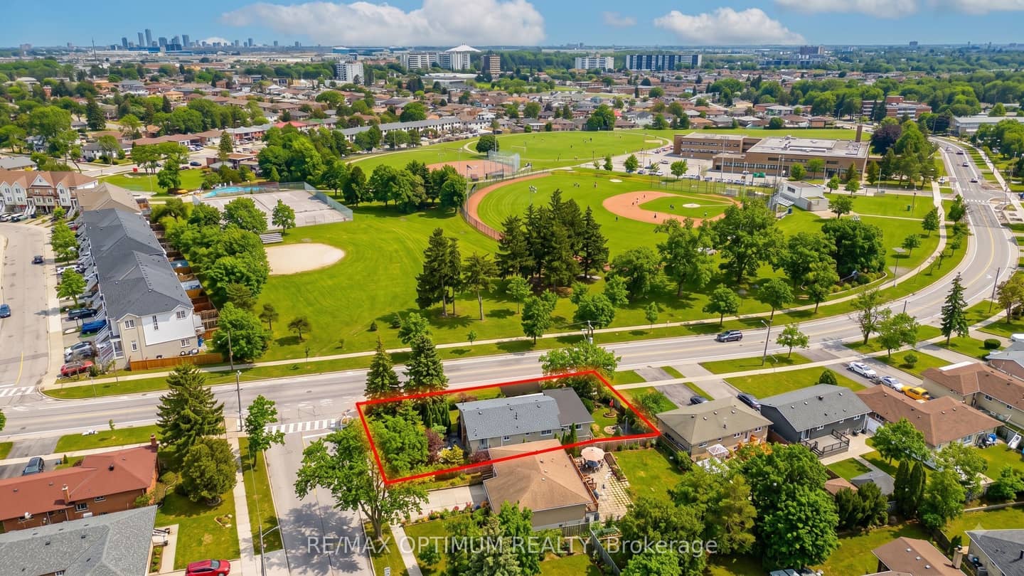 1 Dundee Drive, Toronto, ON M3J 1H5
