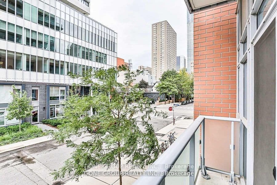 92 McGill Street, Toronto, ON M5B 0B5