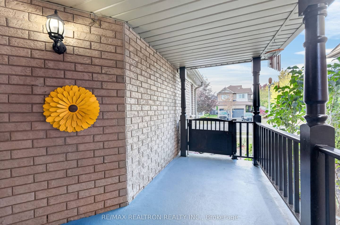 15 Iberville Road, Whitby, ON L1M 1H6