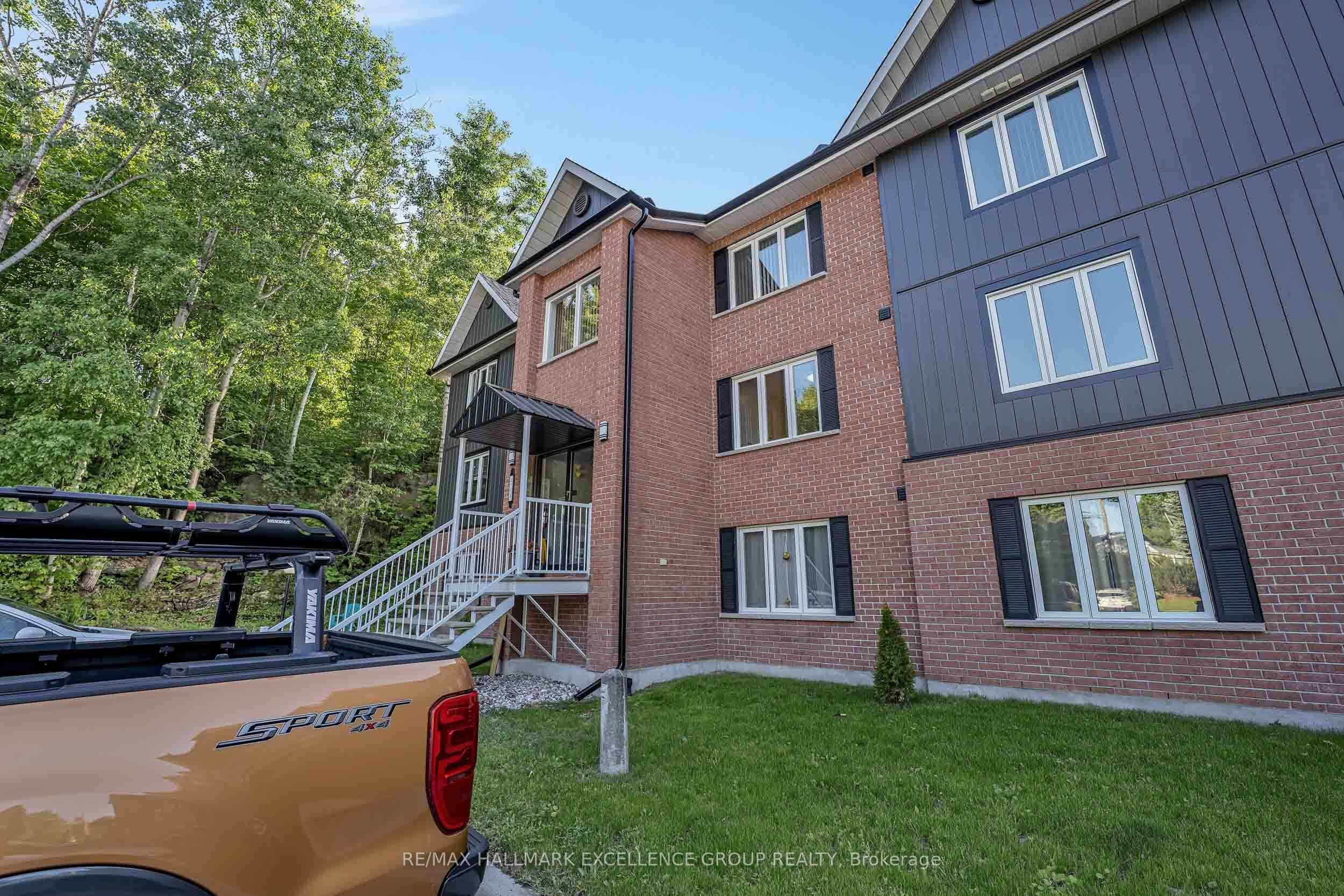 216 Edwards Street 4A, Clarence-Rockland, ON K4K 1H7