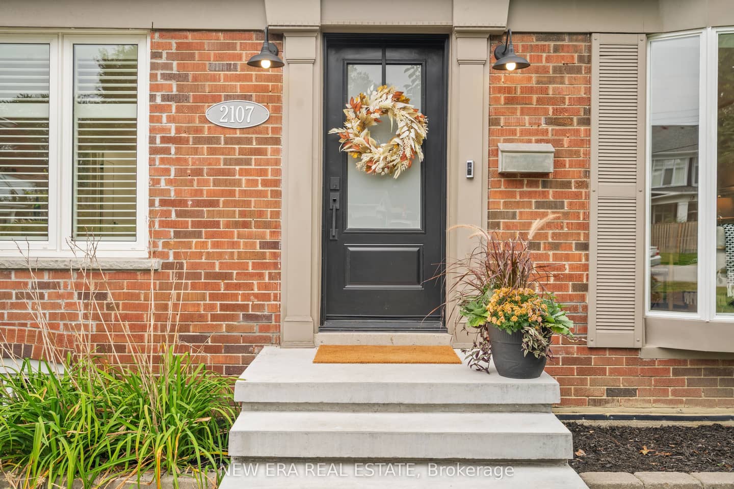 2107 Russett Road, Mississauga, ON L4Y 1C2