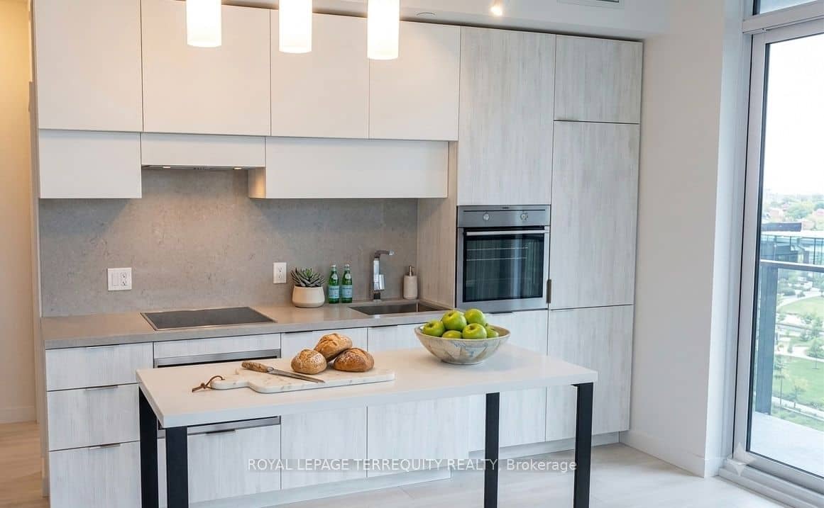 8 Eglinton Avenue E 505, Toronto, ON M4P 0C1