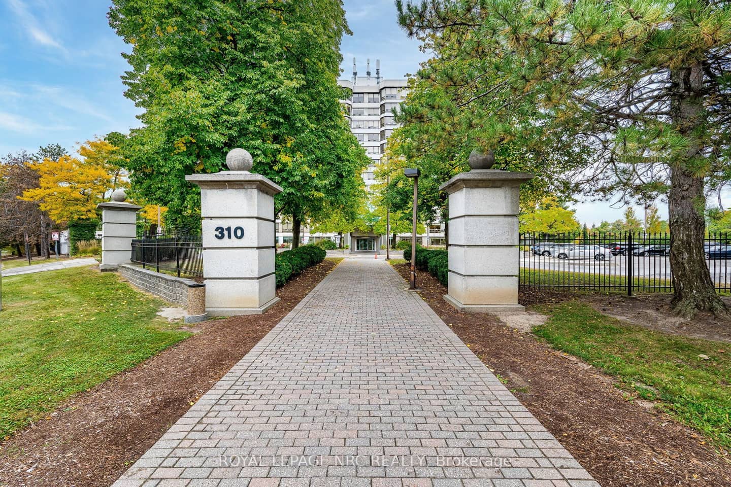 310 Mill Street S 411, Brampton, ON L6Y 3B1