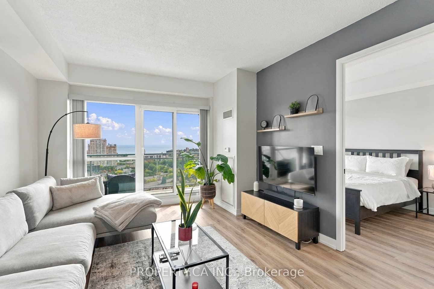 165 Legion Road N 2029, Toronto, ON M8Y 0B3